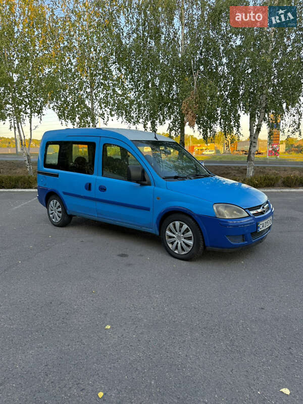 Минивэн Opel Combo 2005 в 