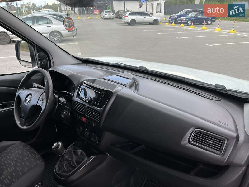 Грузовой фургон Opel Combo 2012 в Коломые