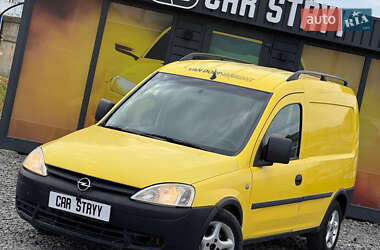 Грузовой фургон Opel Combo 2004 в Стрые
