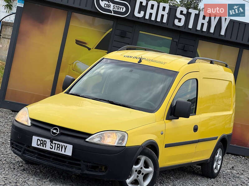 Грузовой фургон Opel Combo 2004 в Стрые
