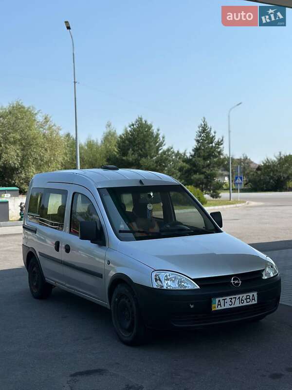 Минивэн Opel Combo 2006 в 
