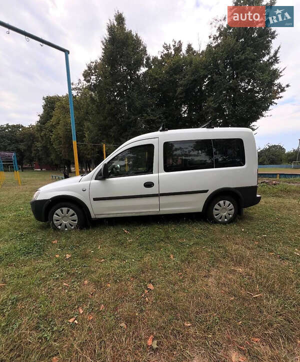 Минивэн Opel Combo 2006 в Киеве