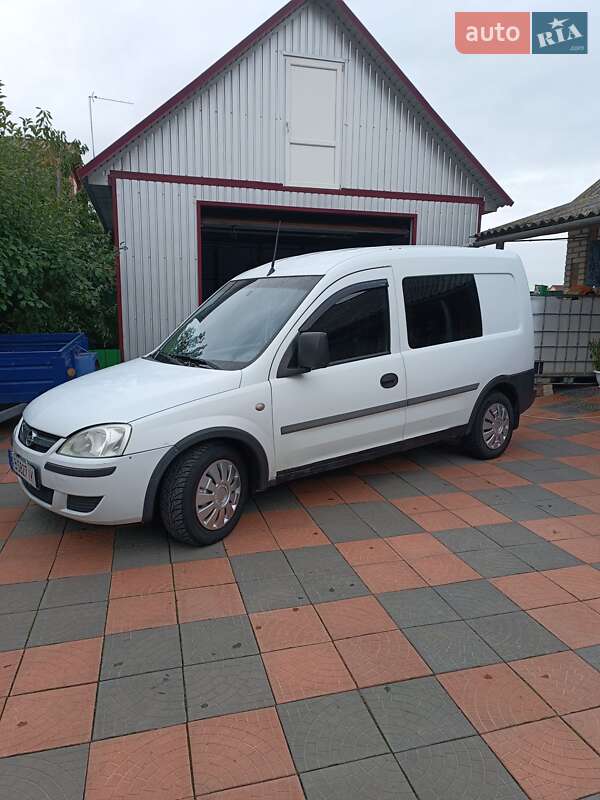 Минивэн Opel Combo 2003 в 