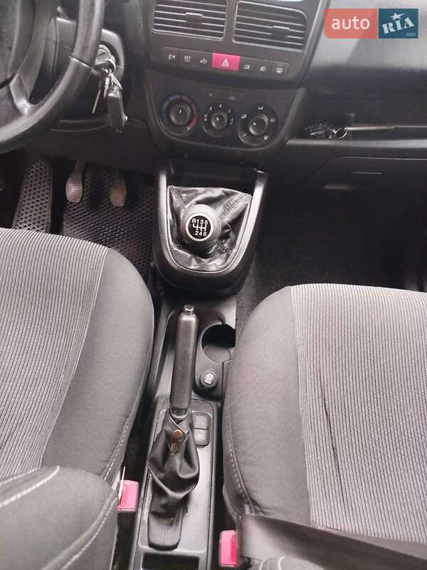Мінівен Opel Combo 2013 в Білій Церкві