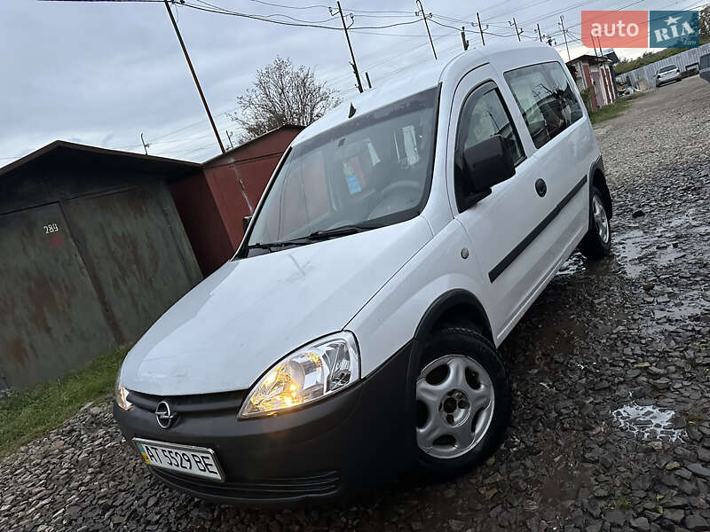 Минивэн Opel Combo 2004 в Стрые