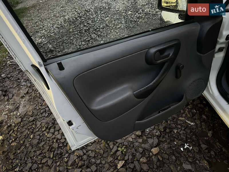 Минивэн Opel Combo 2004 в Стрые