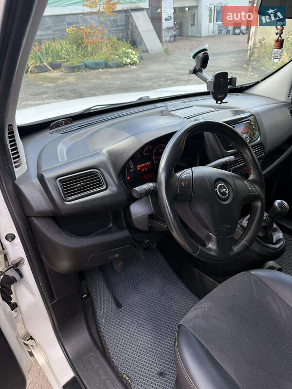 Вантажний фургон Opel Combo 2012 в Києві