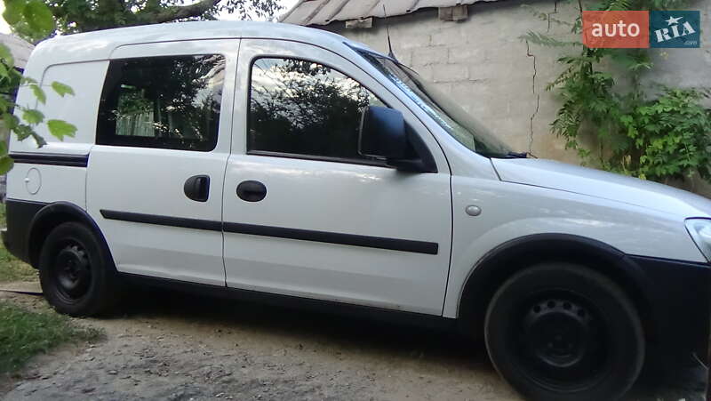 Грузовой фургон Opel Combo 2007 в Запорожье