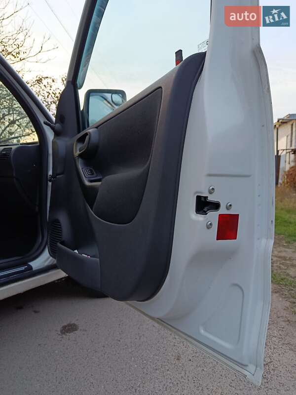 Минивэн Opel Combo 2006 в Броварах