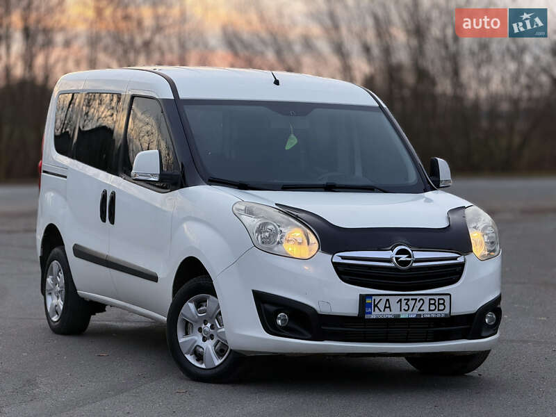 Минивэн Opel Combo 2012 в Мене