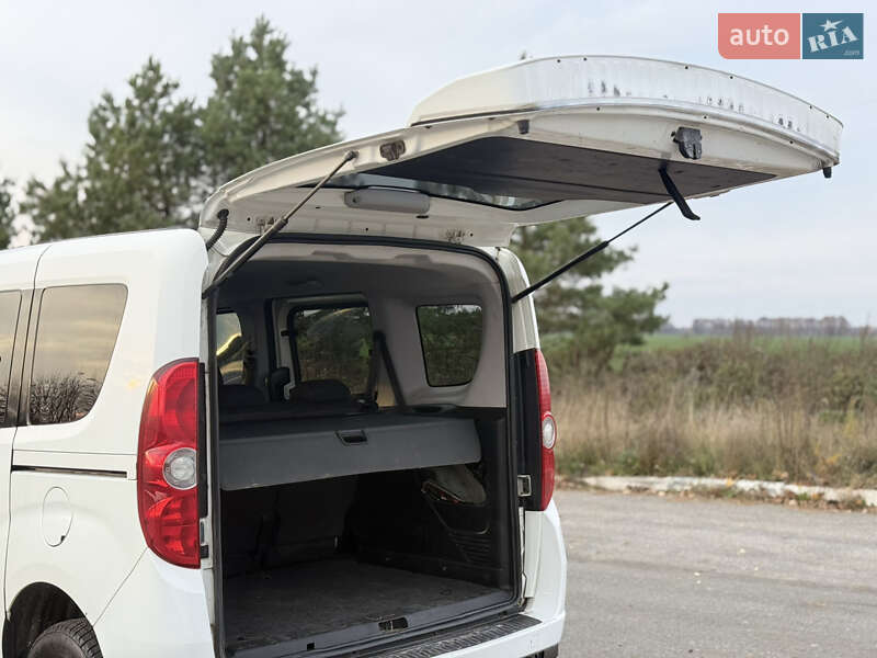 Минивэн Opel Combo 2012 в Мене