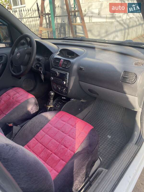 Вантажний фургон Opel Combo 2002 в Іршаві