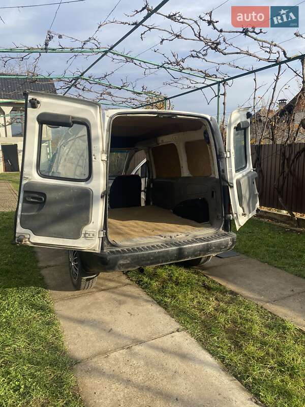 Вантажний фургон Opel Combo 2002 в Іршаві