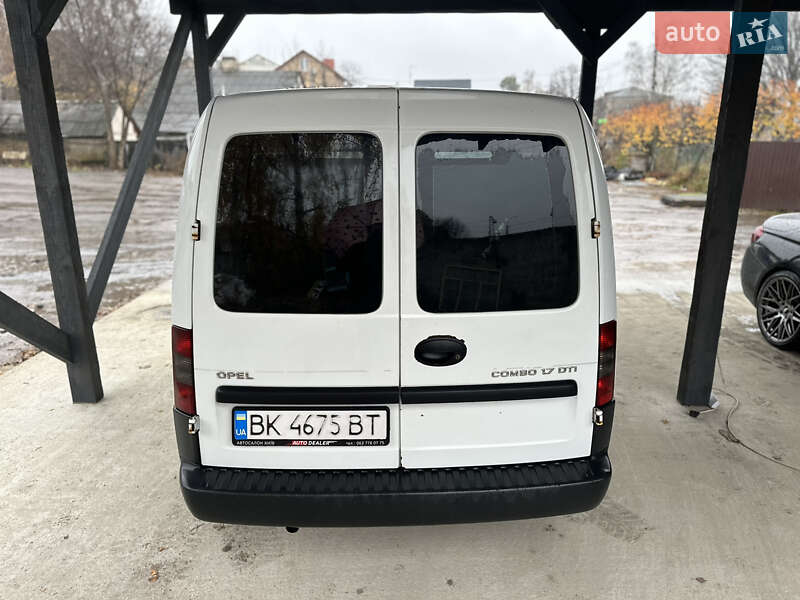 Інші вантажівки Opel Combo 2004 в Рівному фото 4 Інші вантажівки Opel Combo 2004 в Рівному