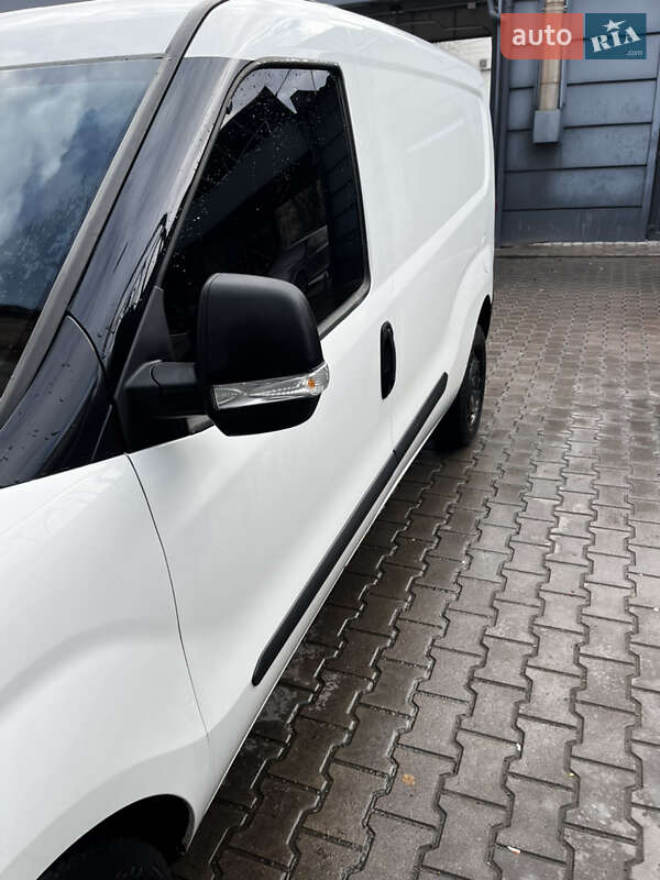 Вантажний фургон Opel Combo 2013 в Коломиї