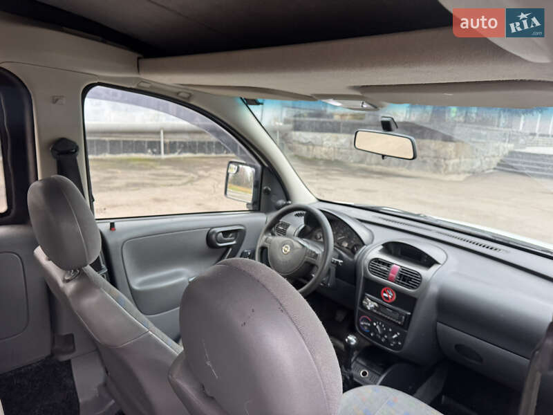 Минивэн Opel Combo 2002 в Ровно