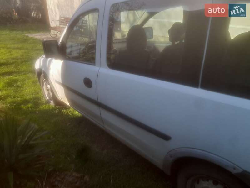 Минивэн Opel Combo 2006 в Надворной
