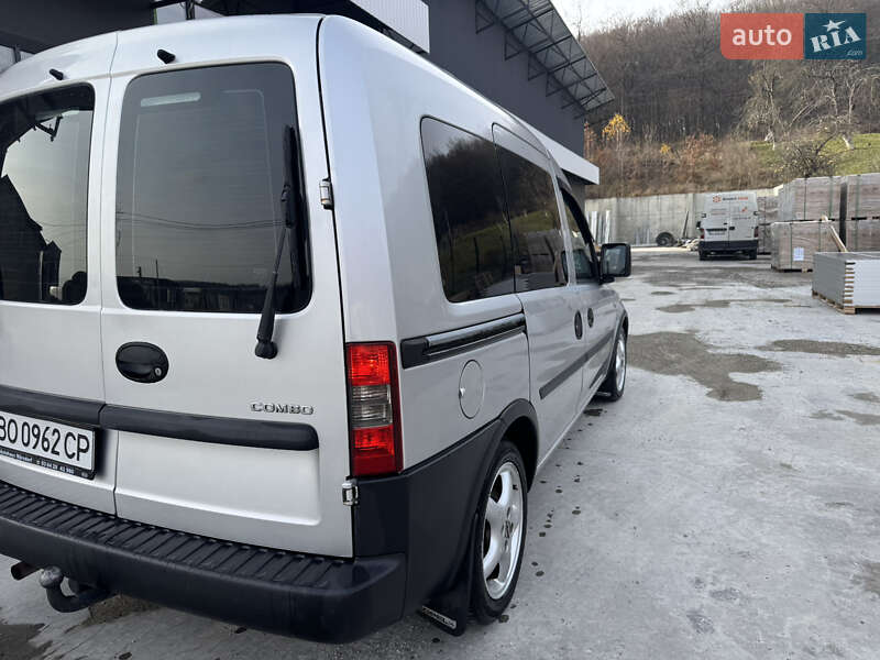 Минивэн Opel Combo 2004 в Теребовле