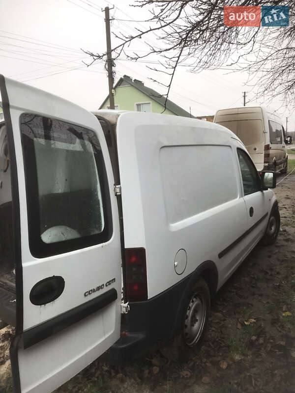 Вантажний фургон Opel Combo 2008 в Охтирці
