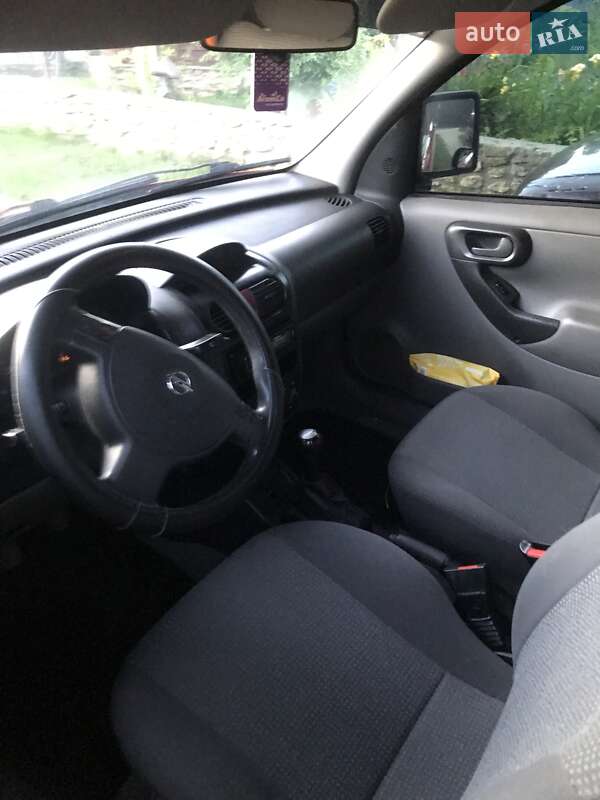 Грузовой фургон Opel Combo 2004 в Кременце