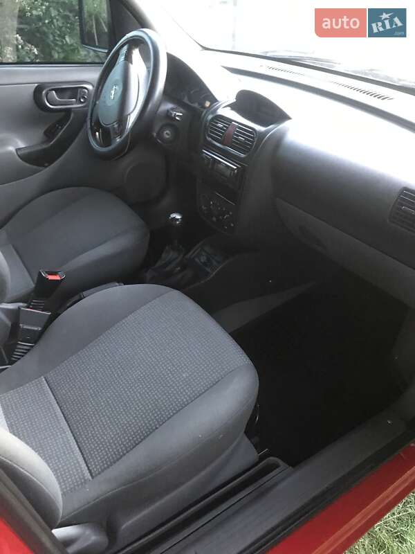 Грузовой фургон Opel Combo 2004 в Кременце