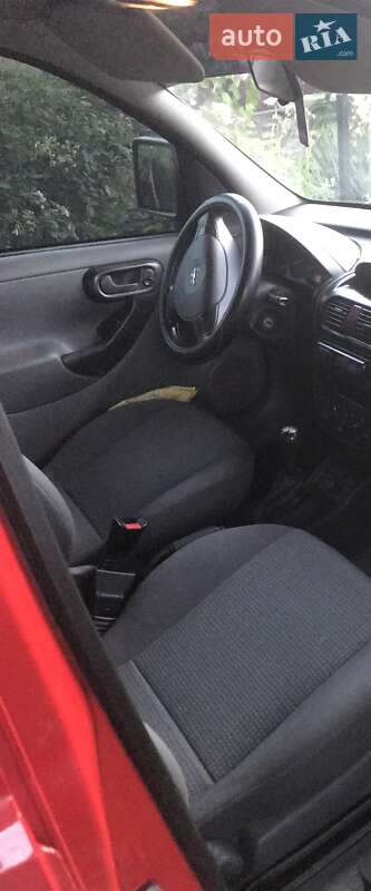 Грузовой фургон Opel Combo 2004 в Кременце