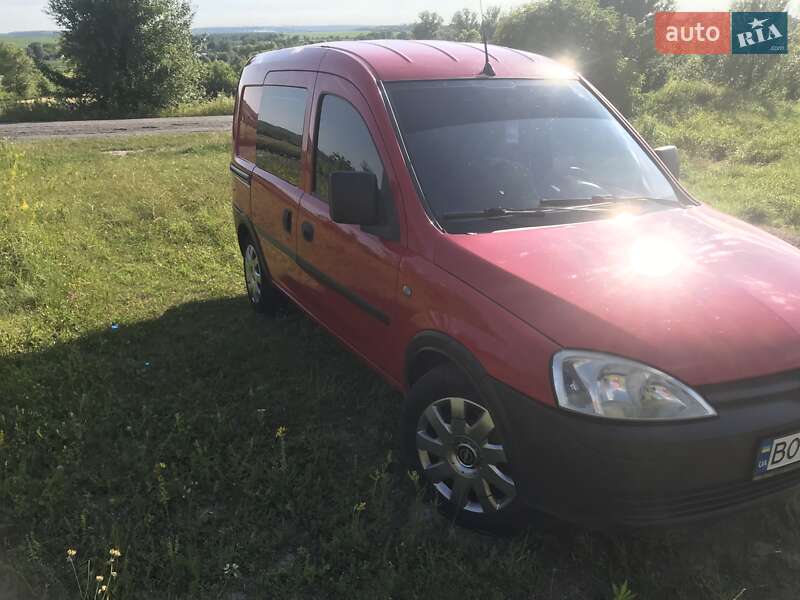 Грузовой фургон Opel Combo 2004 в Кременце