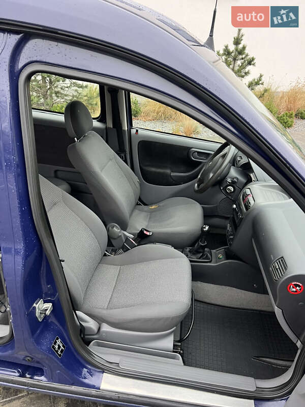 Минивэн Opel Combo 2003 в Луцке фото 13 Минивэн Opel Combo 2003 в Луцке