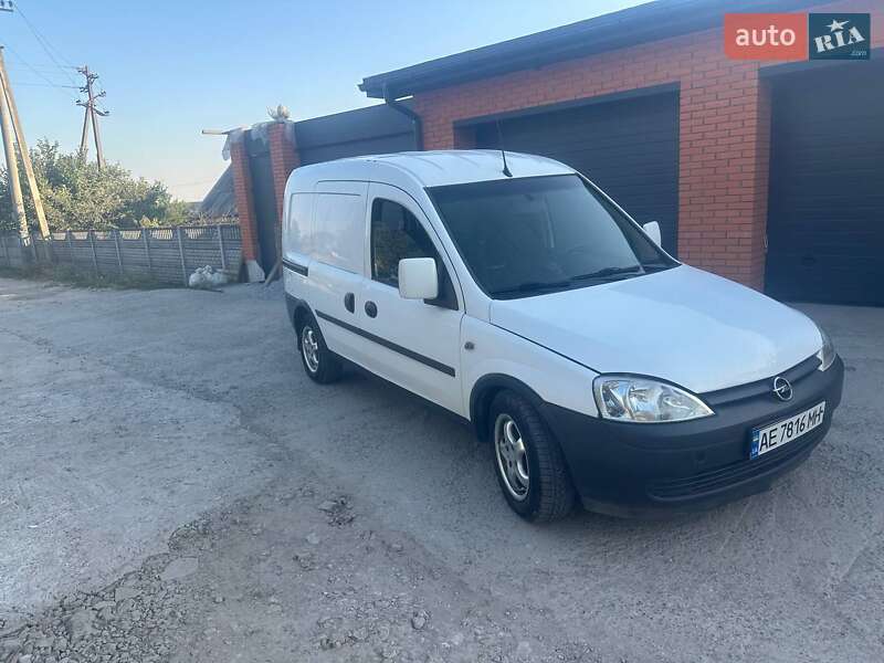 Мінівен Opel Combo 2005 в Дніпрі