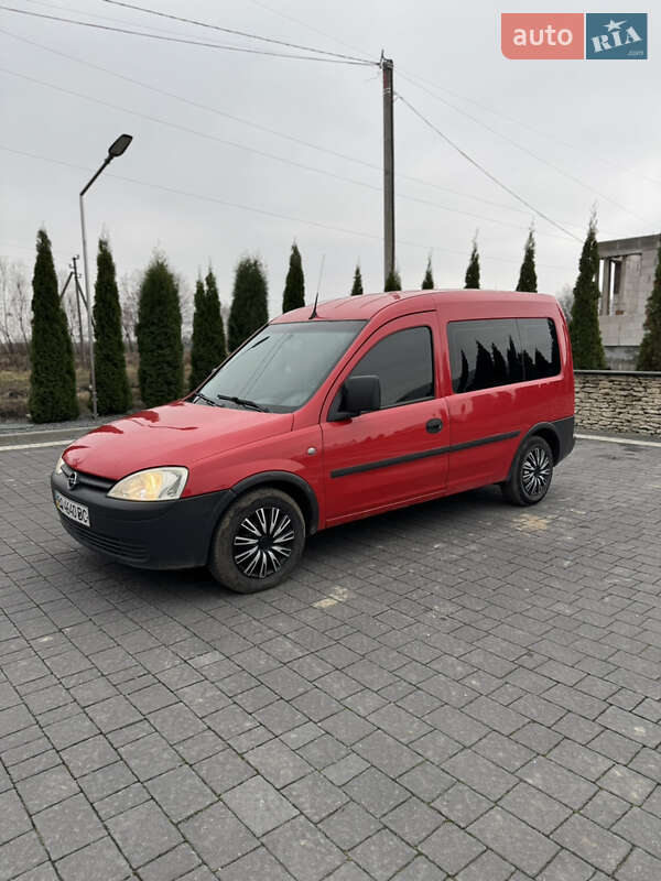 Минивэн Opel Combo 2003 в Почаеве