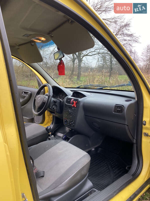 Минивэн Opel Combo 2011 в Ивано-Франковске