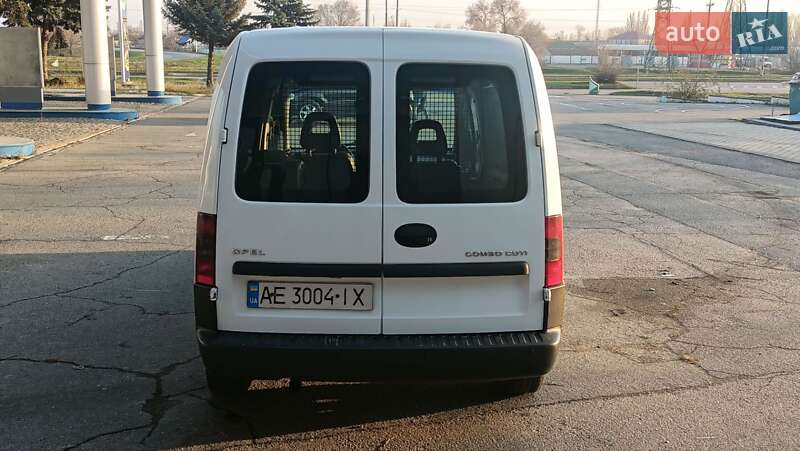 Вантажний фургон Opel Combo 2007 в Дніпрі