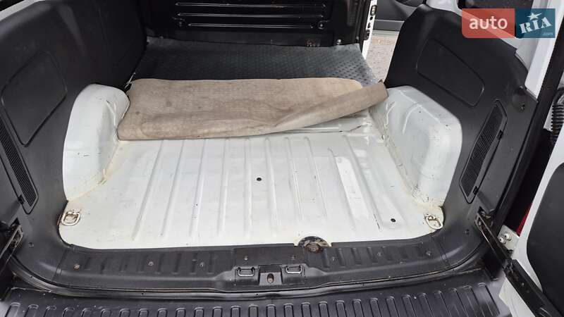 Вантажний фургон Opel Combo 2011 в Черкасах