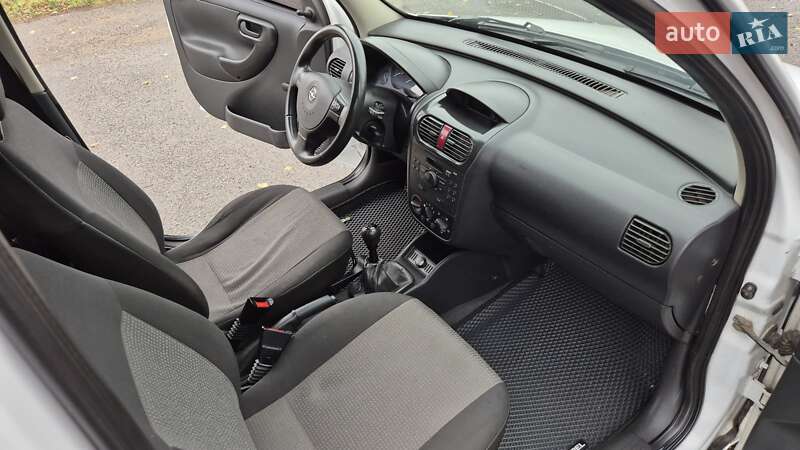 Вантажний фургон Opel Combo 2011 в Черкасах