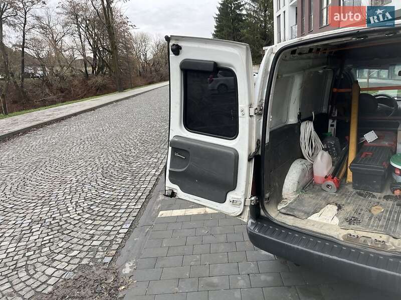 Грузовой фургон Opel Combo 2003 в Сваляве фото 3 Грузовой фургон Opel Combo 2003 в Сваляве