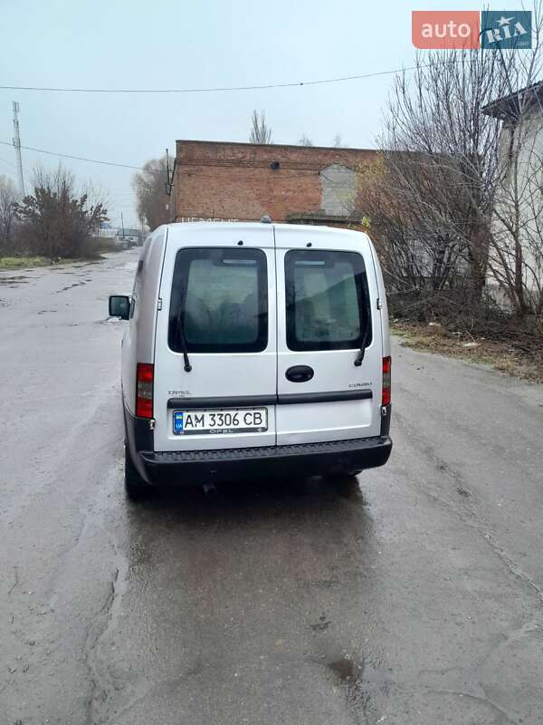Минивэн Opel Combo 2005 в Казатине