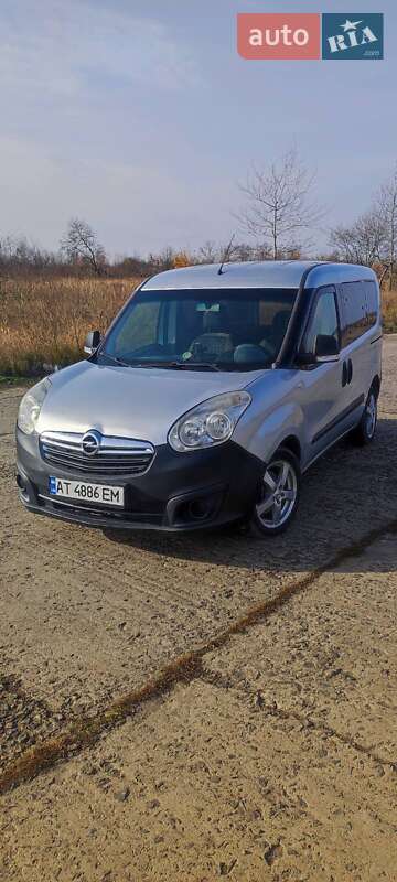 Мінівен Opel Combo 2012 в Івано-Франківську