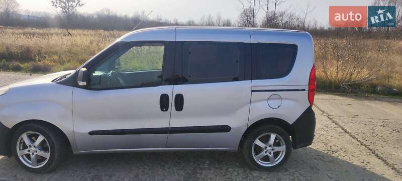 Мінівен Opel Combo 2012 в Івано-Франківську
