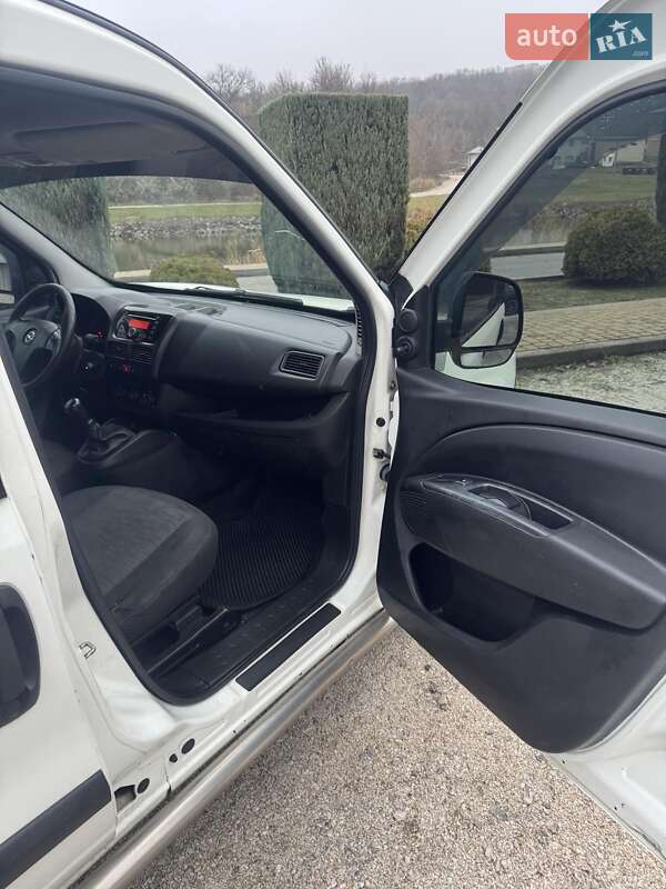 Грузовой фургон Opel Combo 2013 в Днепре