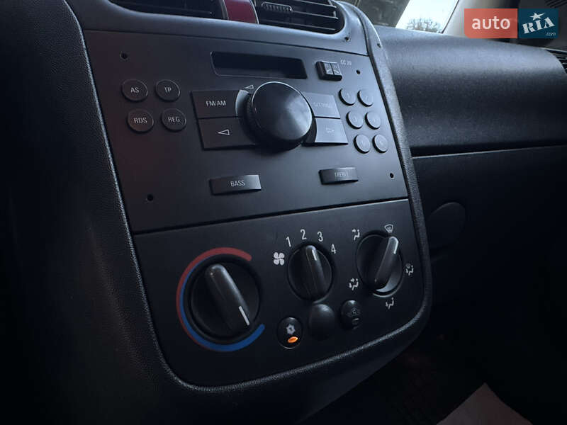 Мінівен Opel Combo 2006 в Дрогобичі фото 29 Мінівен Opel Combo 2006 в Дрогобичі