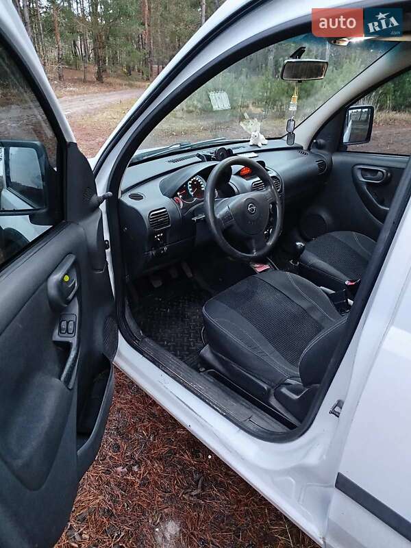 Мінівен Opel Combo 2006 в Сарнах