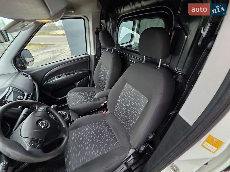 Вантажний фургон Opel Combo 2018 в Тернополі фото 29 Вантажний фургон Opel Combo 2018 в Тернополі