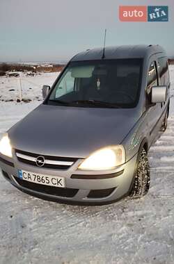 Минивэн Opel Combo 2009 в Делятине