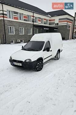 Вантажний фургон Opel Combo 1996 в Чемерівцях