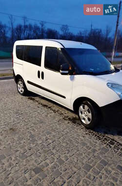 Грузовой фургон Opel Combo 2012 в Каменском