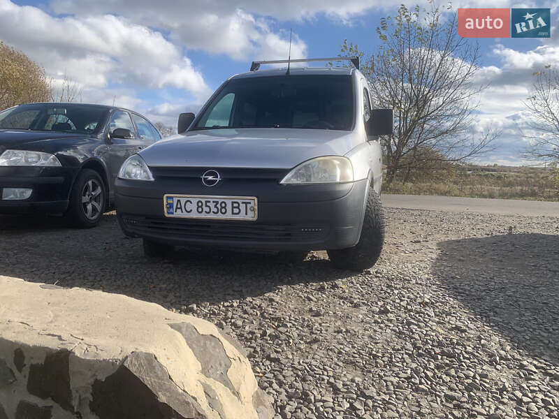 Минивэн Opel Combo 2004 в Вараше фото 3 Минивэн Opel Combo 2004 в Вараше