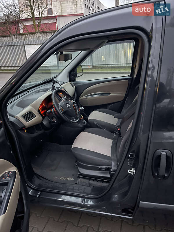Минивэн Opel Combo 2012 в Хмельницком