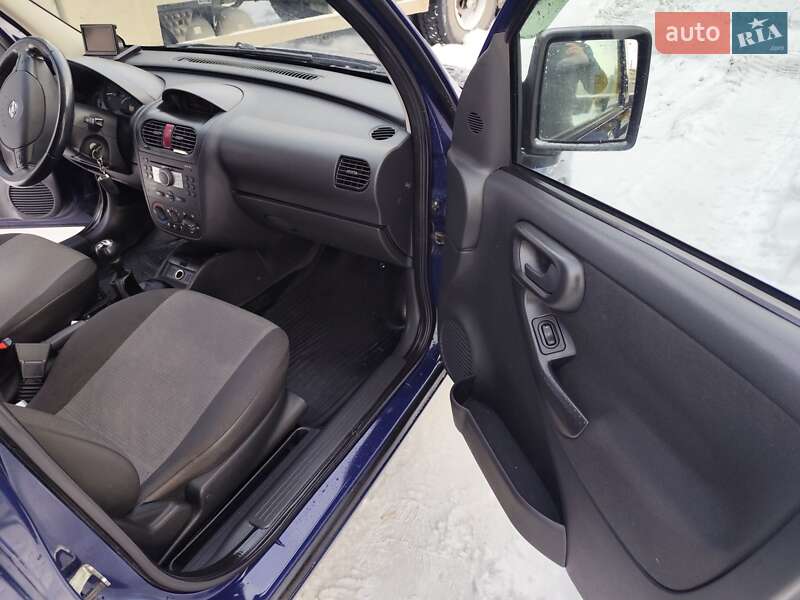 Грузовой фургон Opel Combo 2009 в Тернополе