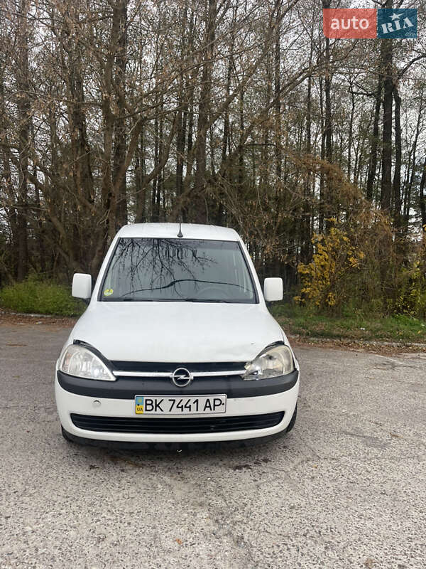 Минивэн Opel Combo 2003 в Нетешине