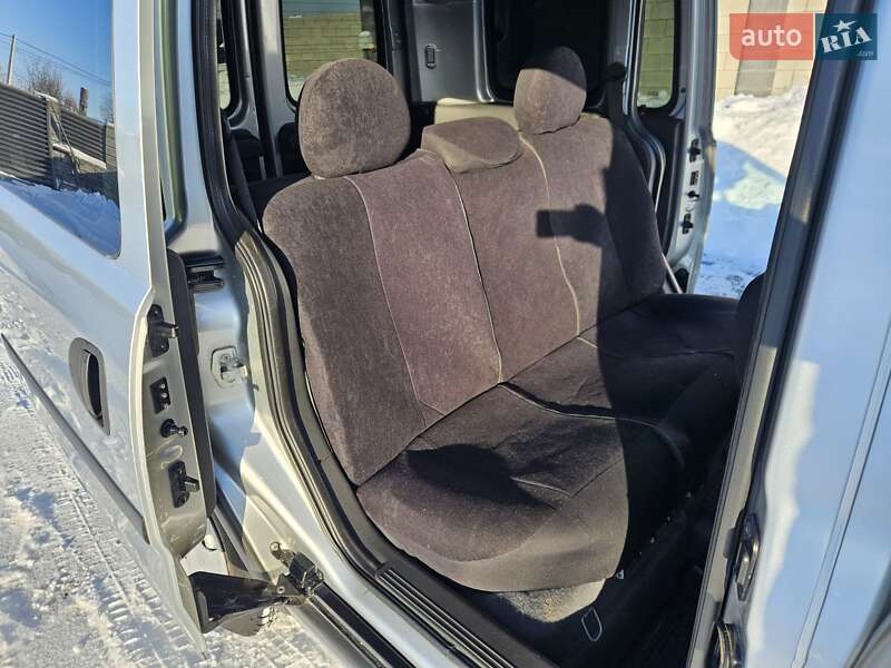Минивэн Opel Combo 2009 в Ровно фото 11 Минивэн Opel Combo 2009 в Ровно